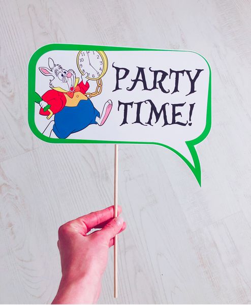 Табличка для фотосессии с белым кроликом "Party Time!" (01653) 01653 фото