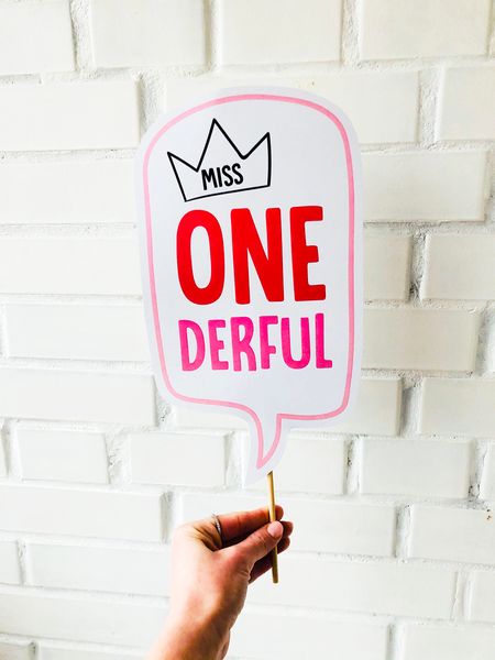 Табличка для фотосессии на 1 год девочке "Miss ONE DERFUL" (01675) 01675 фото