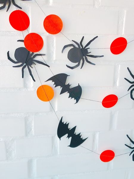 Гірлянда паперова на Хелловін "Павуки, кажани та кола" 4 м (H20504) H20504 фото