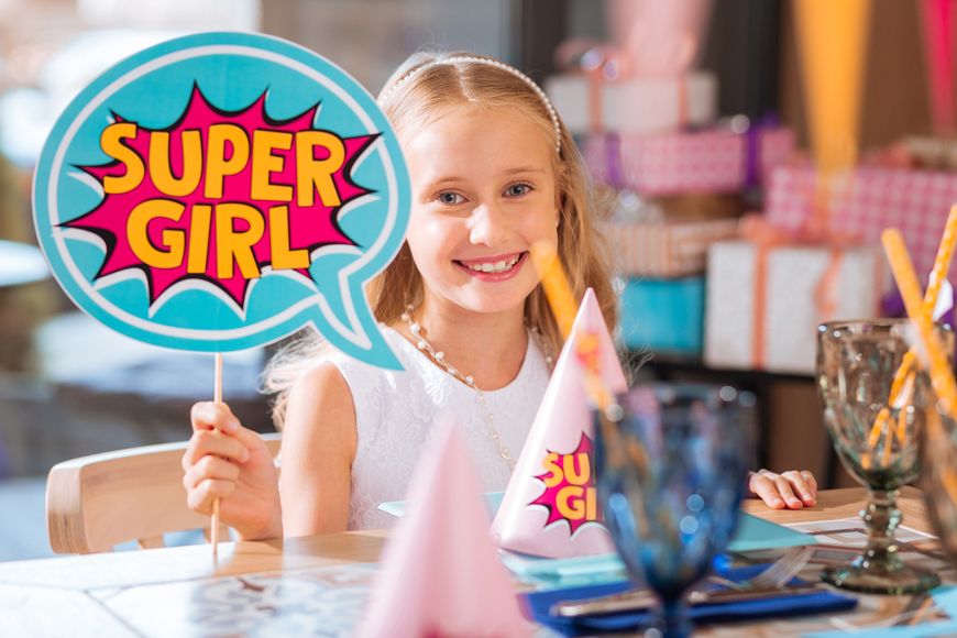 Табличка для фотосесії на свято дівчат-супергероїв "Super Girl" (0901) 0901 фото