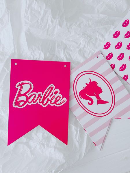 Паперова гірлянда із прапорців "Barbie" 12 прапорців (B02315) B02315 фото