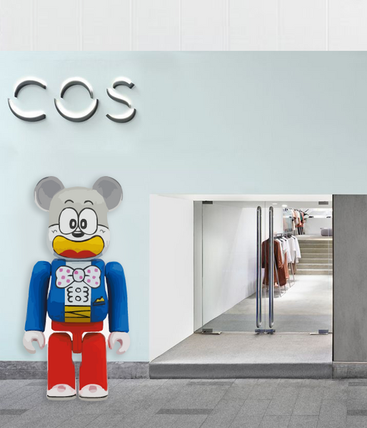 Медведь Bearbrick в костюме фигура из пластика 120х57 см (BRB405009) BRB405009 фото